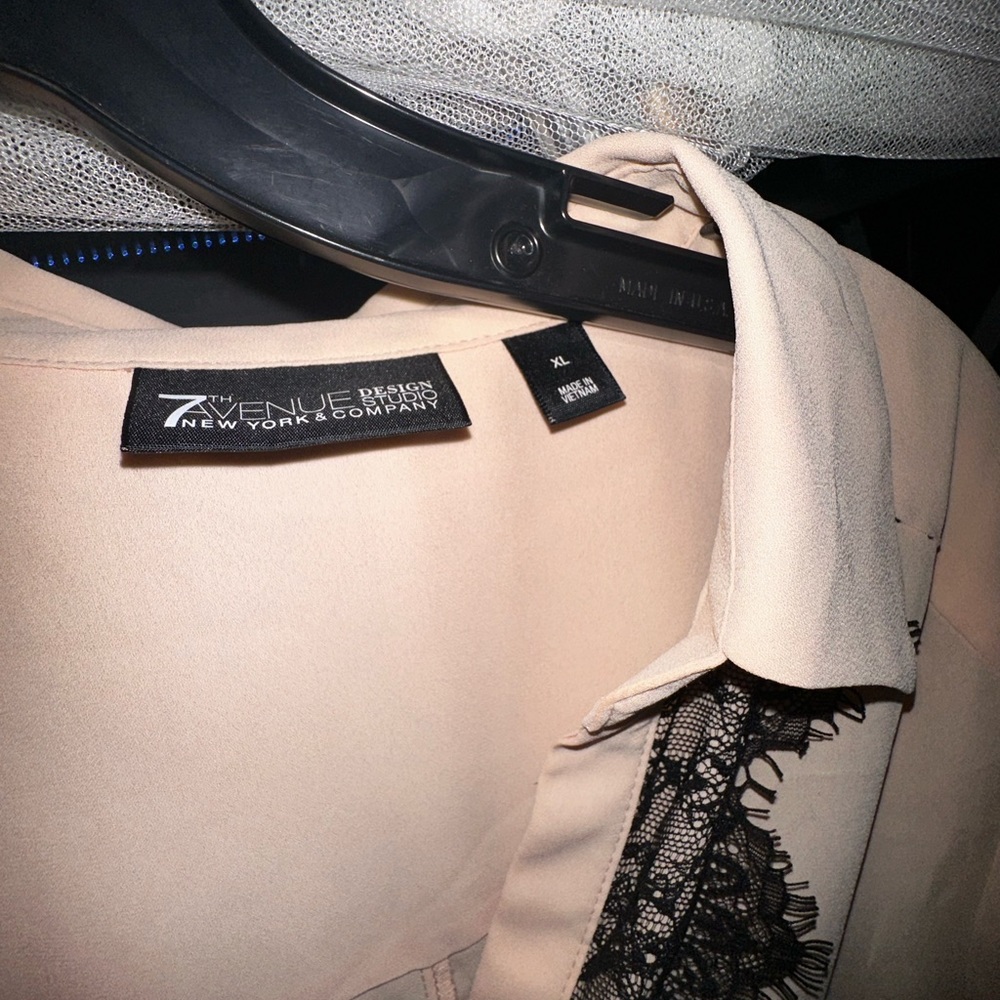 Lace button down top - Picture 2 of 2
